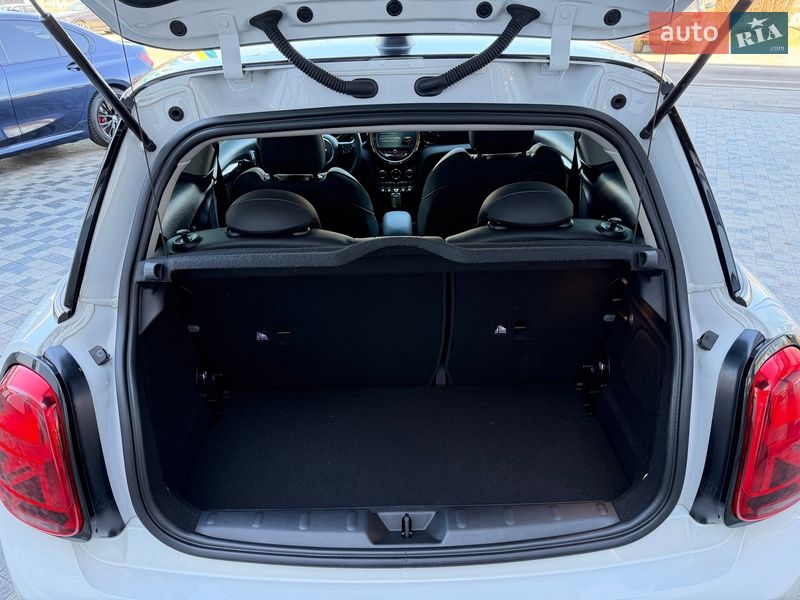 Хэтчбек MINI Cooper 2023 в Киеве