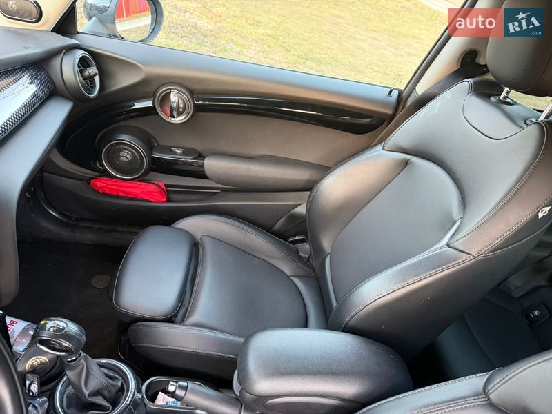 Хэтчбек MINI Cooper 2015 в Киеве