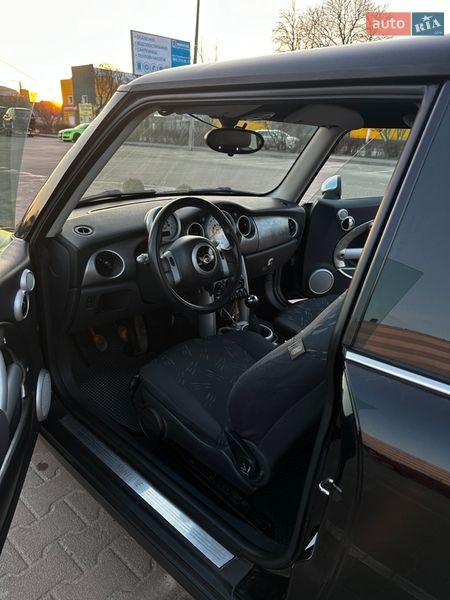 Хетчбек MINI Cooper 2004 в Житомирі