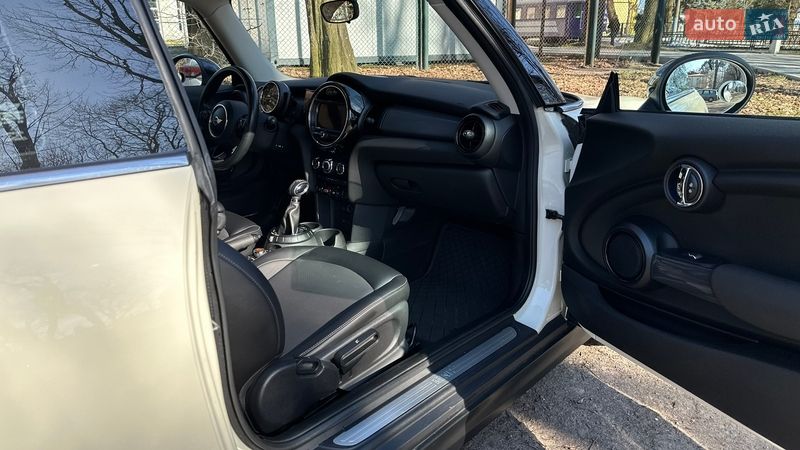 Хетчбек MINI Cooper 2016 в Львові