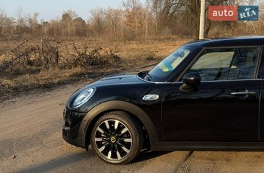 Хэтчбек MINI Cooper 2017 в Киеве