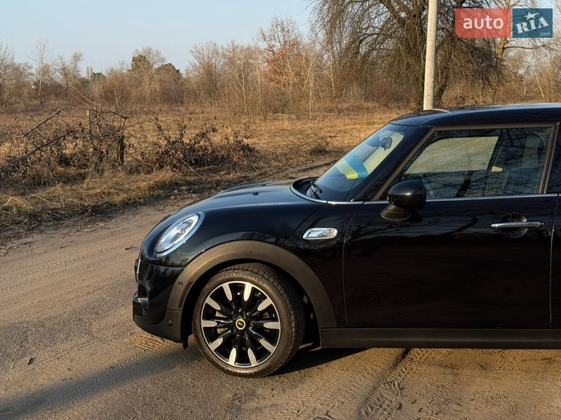 Хэтчбек MINI Cooper 2017 в Киеве
