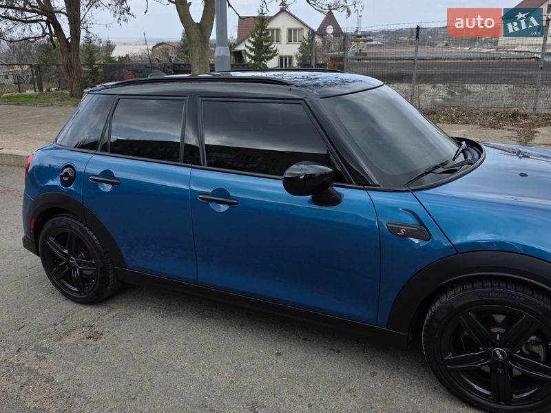 Хетчбек MINI Cooper 2023 в Южноукраїнську