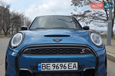 Хэтчбек MINI Cooper 2023 в Южноукраинске