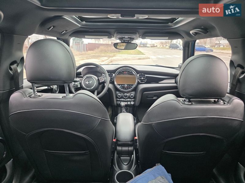 Хетчбек MINI Cooper 2023 в Южноукраїнську