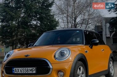 Хэтчбек MINI Cooper 2016 в Новой Водолаге
