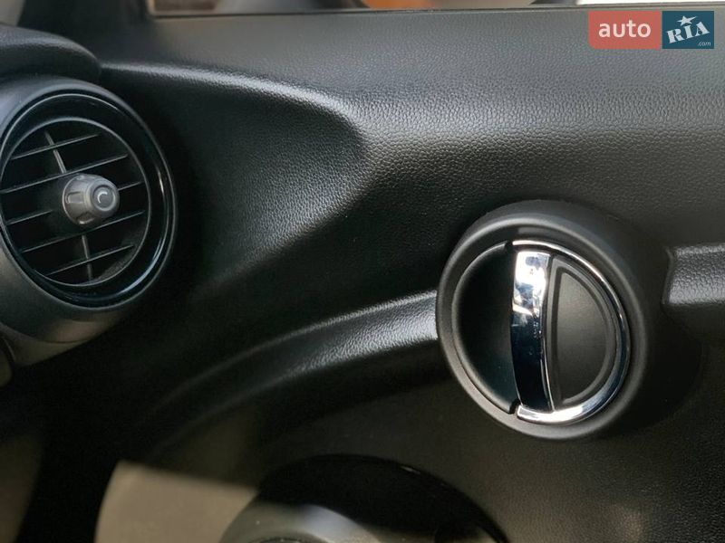 Хетчбек MINI Cooper 2016 в Новій Водолагі
