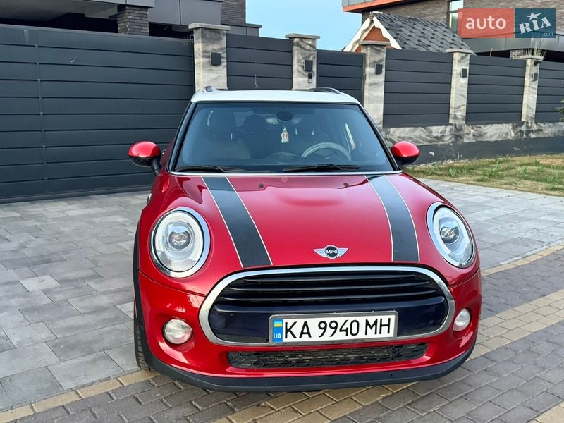 Хэтчбек MINI Cooper 2016 в Софиевской Борщаговке фото 6 Хэтчбек MINI Cooper 2016 в Софиевской Борщаговке