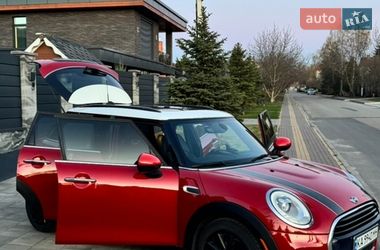Хэтчбек MINI Cooper 2016 в Софиевской Борщаговке фото 9 Хэтчбек MINI Cooper 2016 в Софиевской Борщаговке
