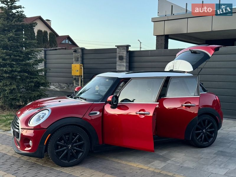 Хэтчбек MINI Cooper 2016 в Софиевской Борщаговке