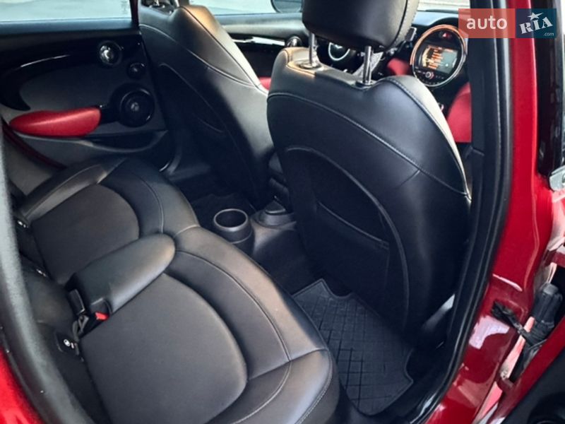 Хэтчбек MINI Cooper 2016 в Софиевской Борщаговке фото 15 Хэтчбек MINI Cooper 2016 в Софиевской Борщаговке