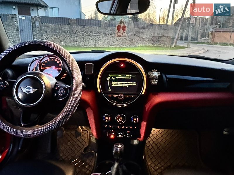 Хэтчбек MINI Cooper 2016 в Софиевской Борщаговке
