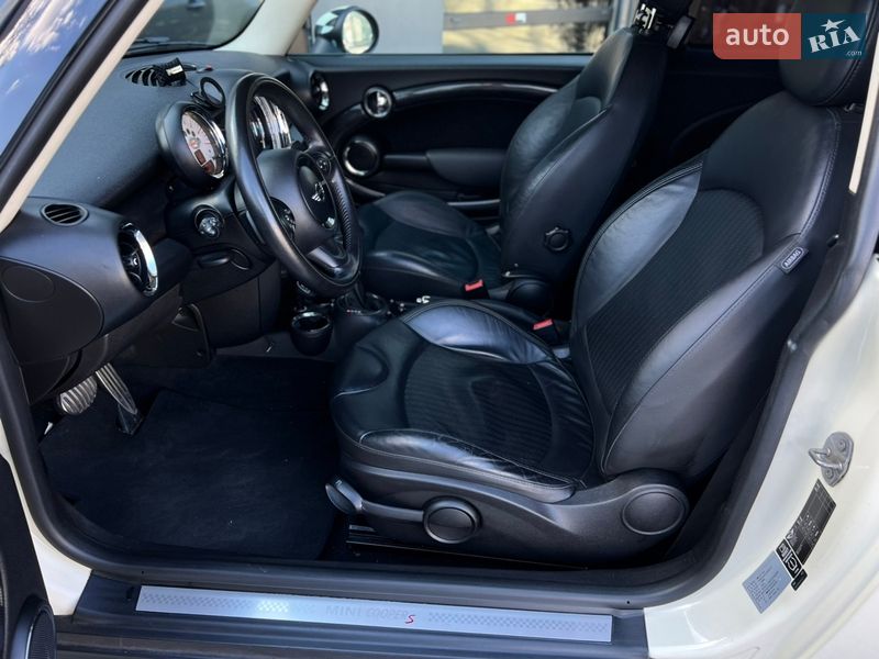 Хэтчбек MINI Cooper 2013 в Одессе