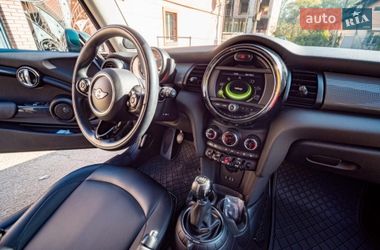 Хэтчбек MINI Cooper 2015 в Черновцах