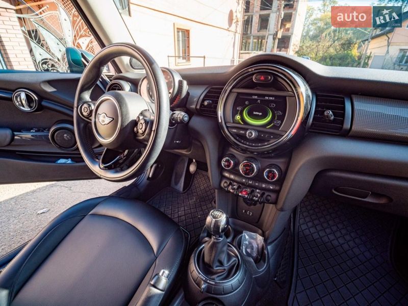 Хэтчбек MINI Cooper 2015 в Черновцах