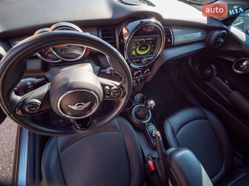 Хэтчбек MINI Cooper 2015 в Черновцах
