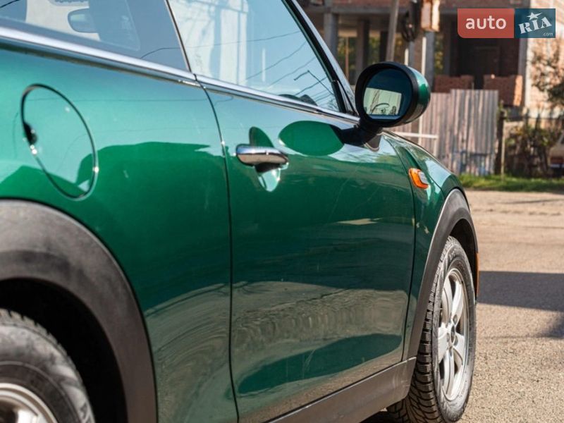 Хэтчбек MINI Cooper 2015 в Черновцах