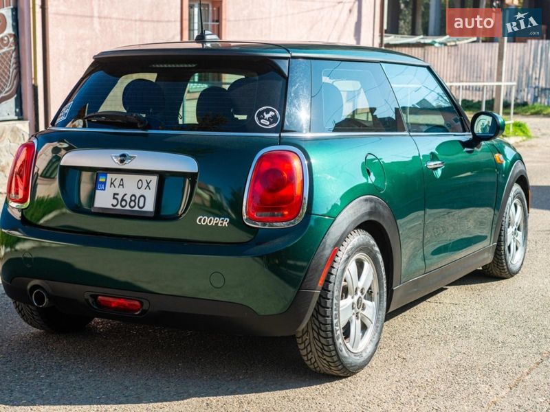Хэтчбек MINI Cooper 2015 в Черновцах