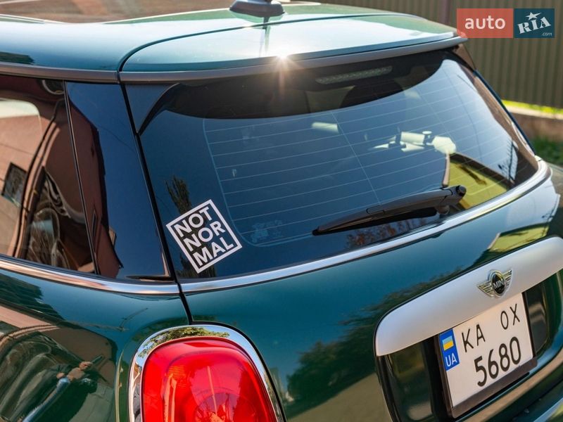 Хэтчбек MINI Cooper 2015 в Черновцах