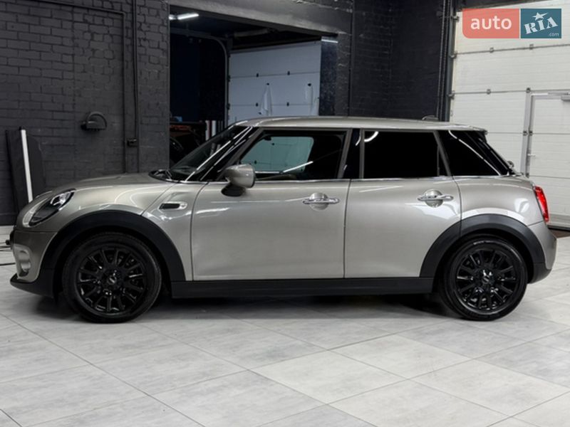 Хэтчбек MINI Cooper 2019 в Кременчуге