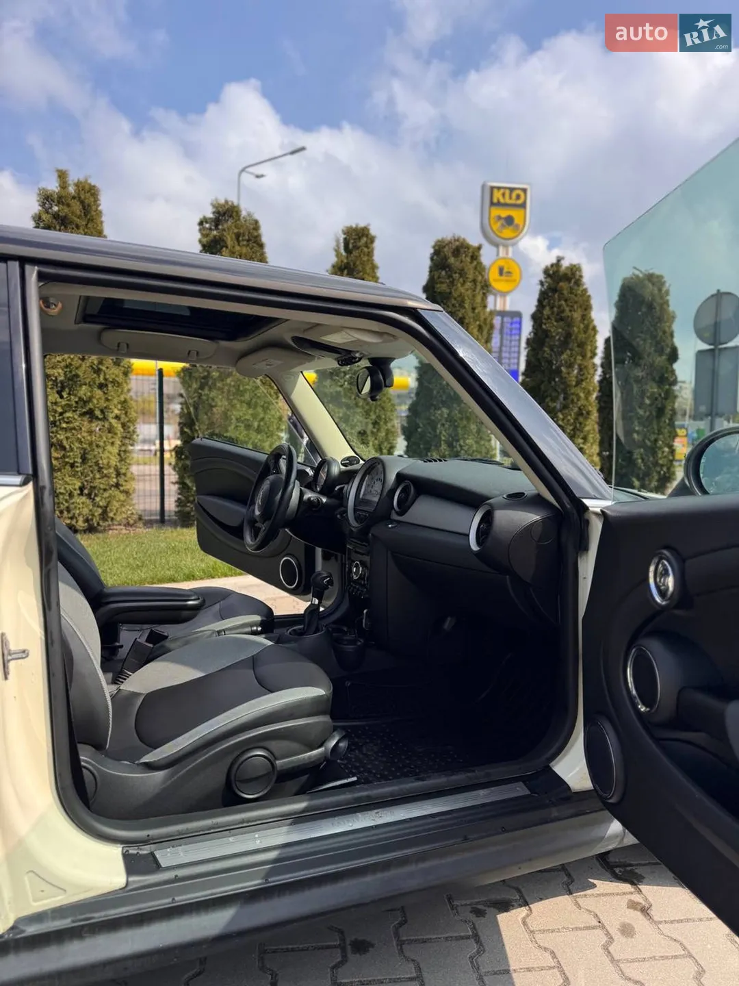 2011 MINI Cooper - мініатюра 10
