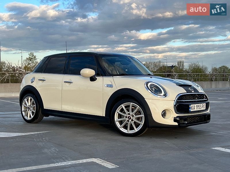 Хэтчбек MINI Cooper 2019 в Киеве