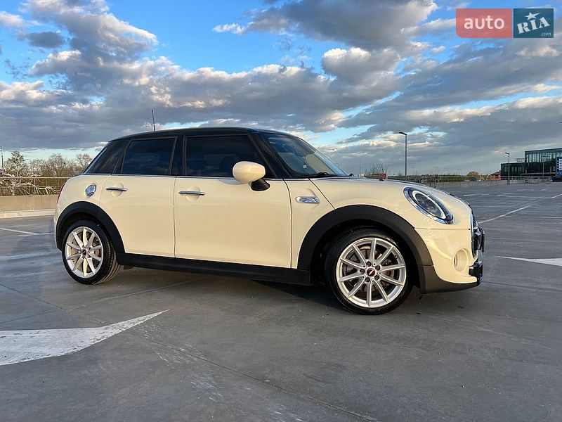 Хэтчбек MINI Cooper 2019 в Киеве
