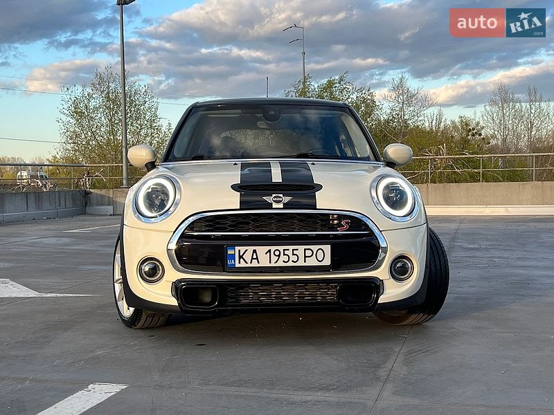 Хэтчбек MINI Cooper 2019 в Киеве