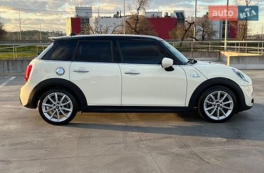 Хэтчбек MINI Cooper 2019 в Киеве