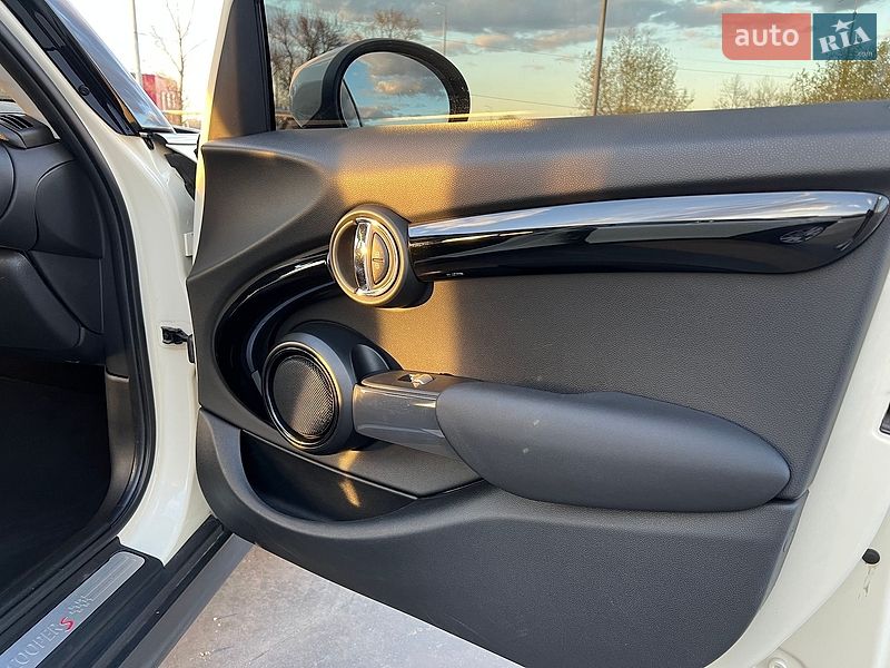 Хэтчбек MINI Cooper 2019 в Киеве