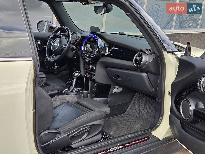Хэтчбек MINI Cooper 2014 в Киеве