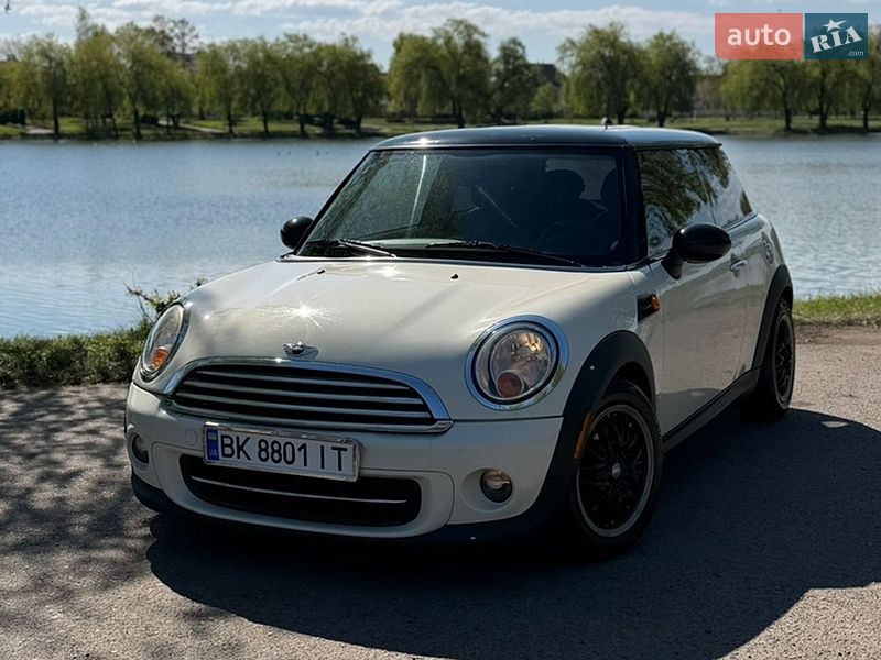 MINI Cooper 2011