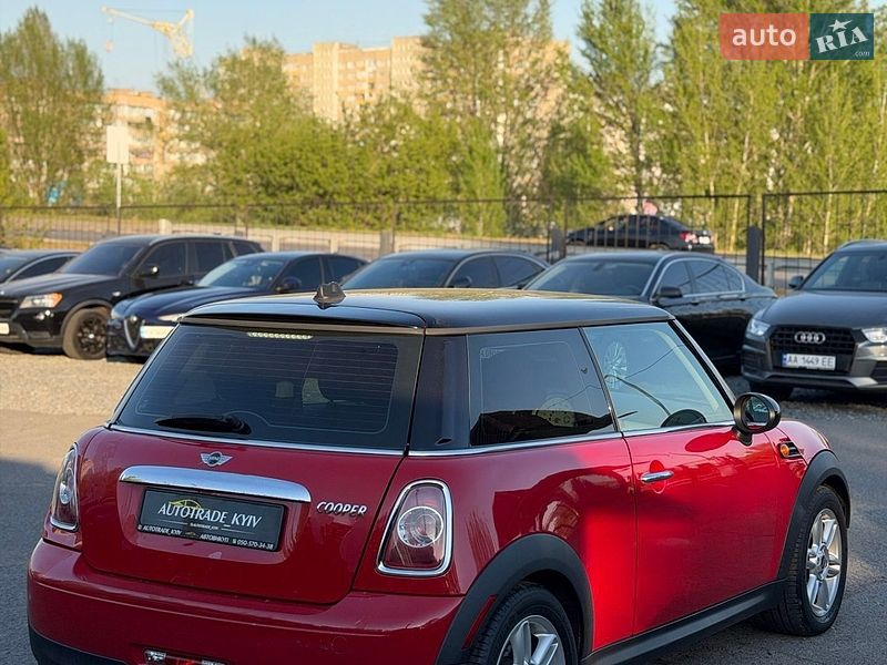 Хэтчбек MINI Cooper 2010 в Киеве