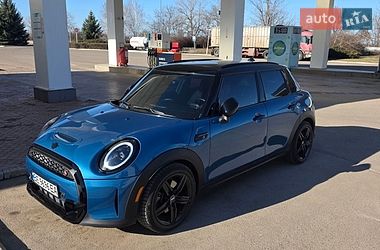Хетчбек MINI Cooper 2023 в Южноукраїнську