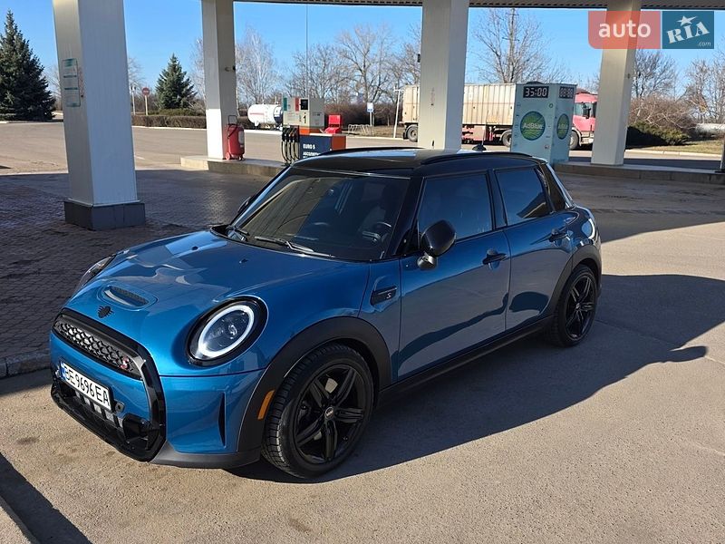 Хетчбек MINI Cooper 2023 в Южноукраїнську