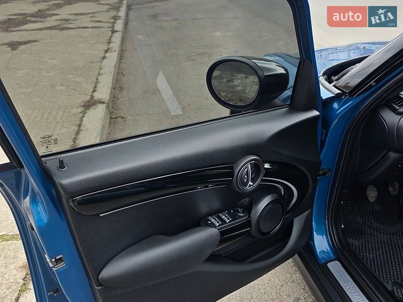 Хетчбек MINI Cooper 2023 в Южноукраїнську