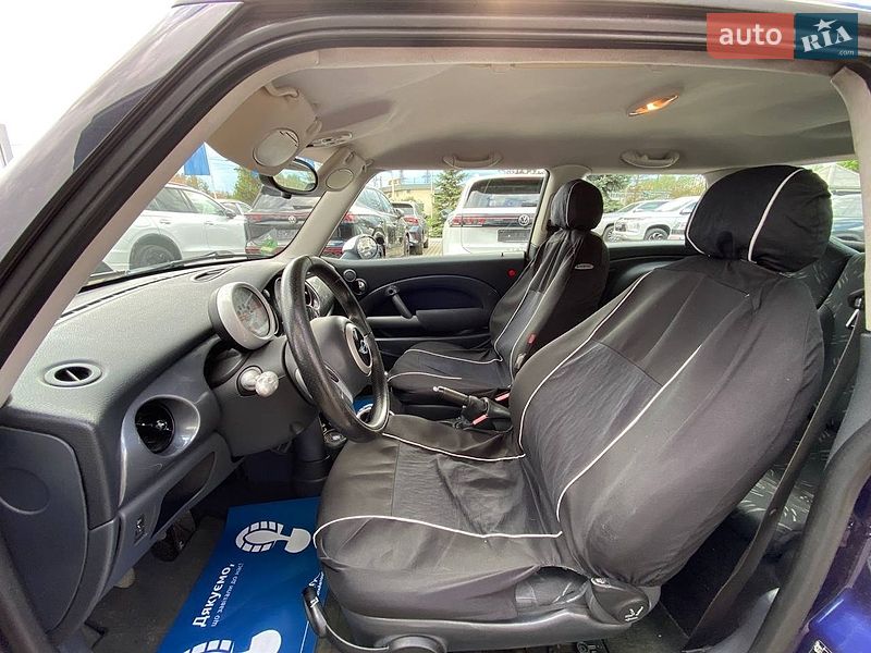 Хетчбек MINI Cooper 2004 в Чернівцях