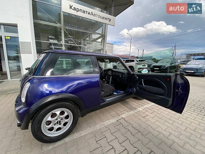 Хетчбек MINI Cooper 2004 в Чернівцях