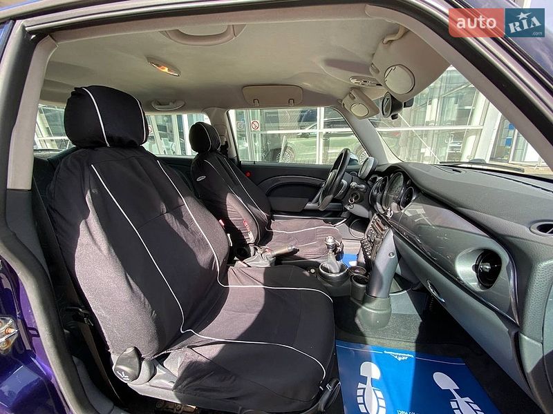 Хетчбек MINI Cooper 2004 в Чернівцях