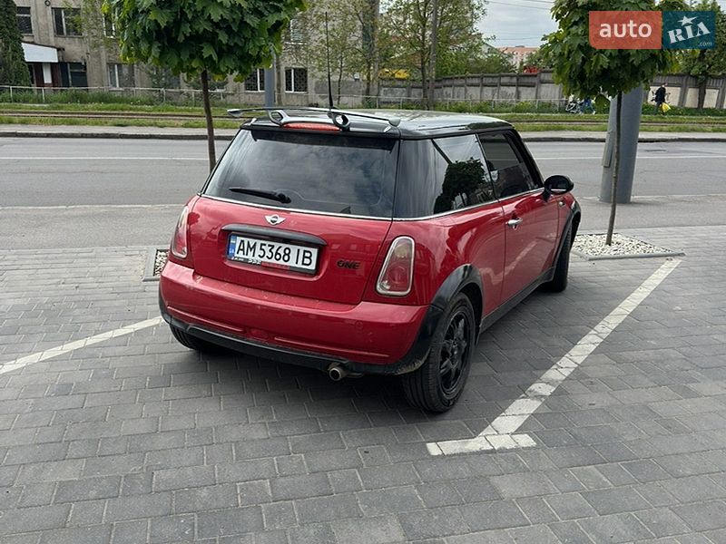 Хэтчбек MINI Cooper 2006 в Виннице
