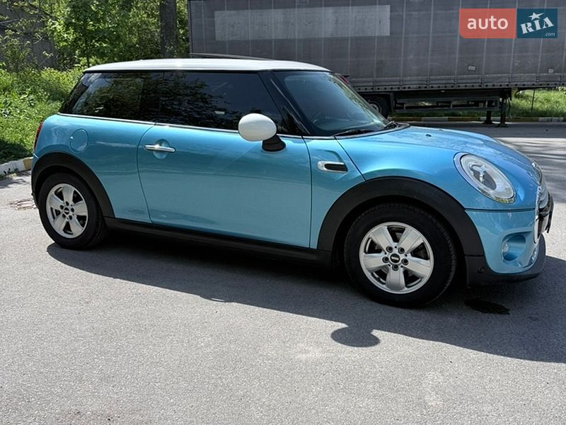 Хэтчбек MINI Cooper 2016 в Киеве