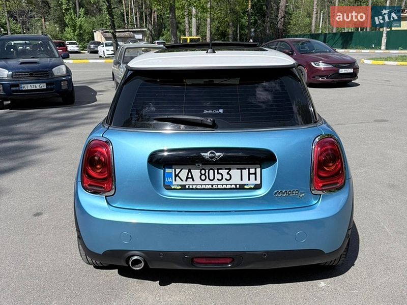 Хэтчбек MINI Cooper 2016 в Киеве