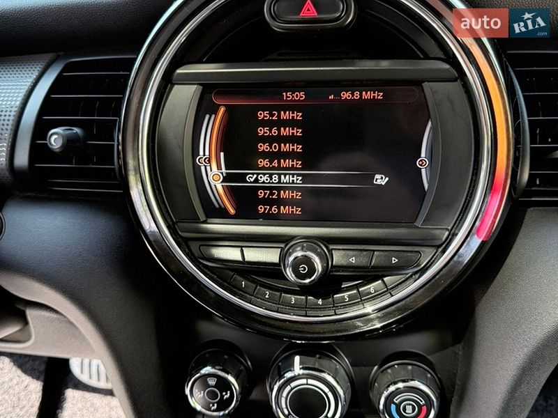 Хэтчбек MINI Cooper 2016 в Киеве