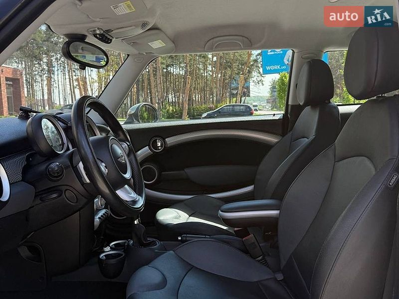 Хэтчбек MINI Cooper 2010 в Ирпене