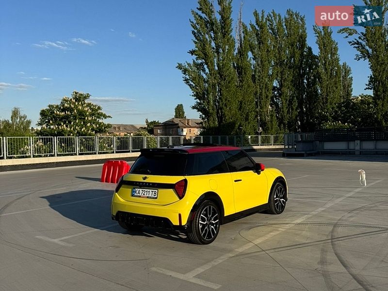 Хетчбек MINI Cooper 2024 в Києві