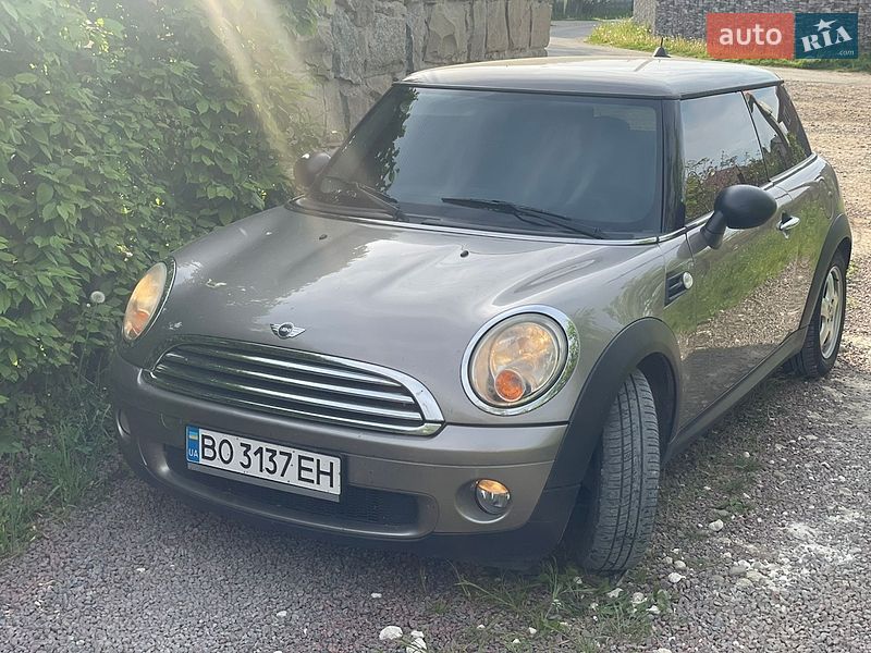 2011 Mini Cooper, VIN WMWSR32010T028351:plate — фото 1 (autoria)