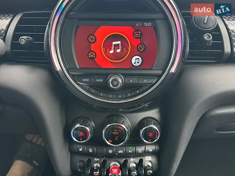 MINI Cooper 2018 VIN WMWXP7C58K2A51652 фото оголошення 25 з 91
