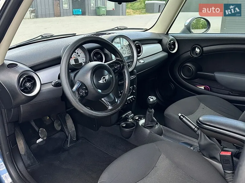 MINI Cooper 2011 VIN WMWSW11080T172140 фото оголошення 7 з 39