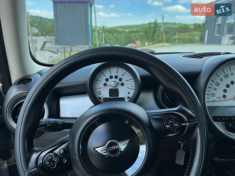 MINI Cooper 2011 VIN WMWSW11080T172140 фото оголошення 10 з 39