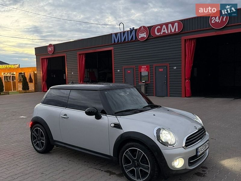 Хэтчбек MINI Cooper 2011 в Киеве
